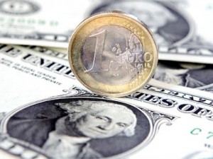 В 2008 году биржевой курс доллара США к белорусскому рублю вырос, а евро и российского рубля снизился (%d1%8d%d0%ba%d0%be%d0%bd%d0%be%d0%bc%d0%b8%d0%ba%d0%b0)