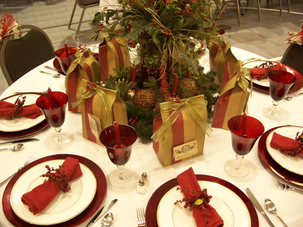 Сервировка Новогоднего стола! Natural-beauty-winter-holiday-table