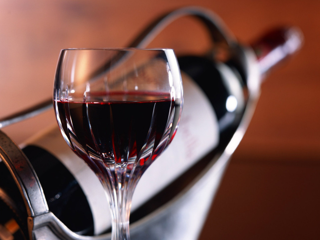 http://mygazeta.com/i/2011/02/Food_Drinks_A_glass_of_red_wine_011942_.jpg