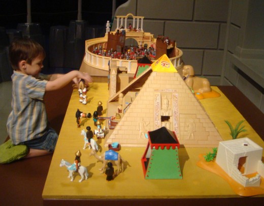 Playmobil пирамида