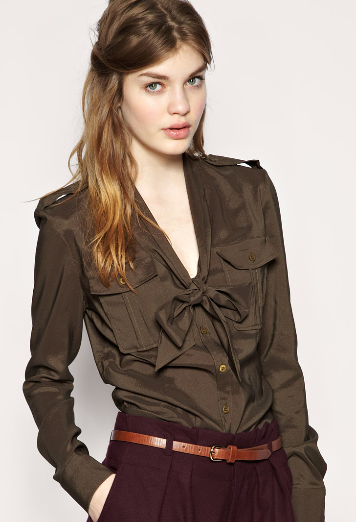 В деловой моде тоже есть свои новинки женских брендовых блузок 2012
