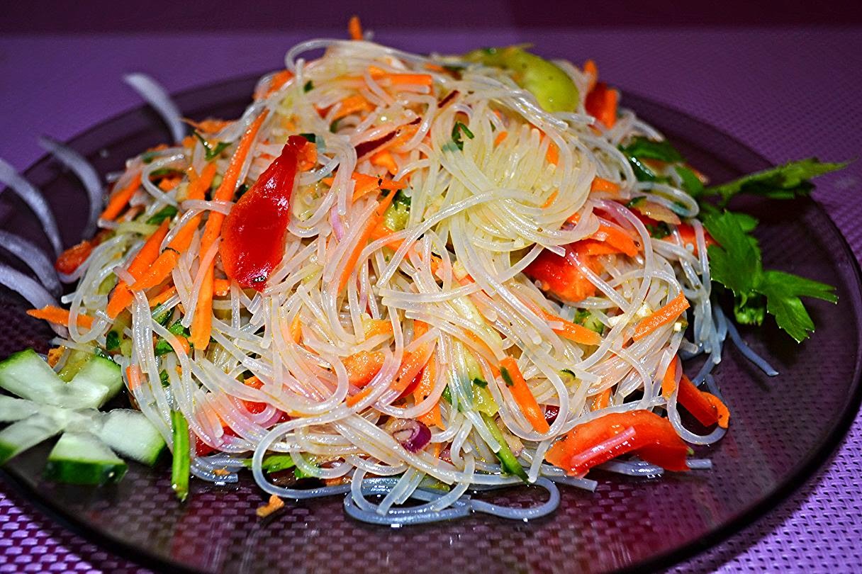 рецепт салата с фунчозой корейской морковью и куринной филе рецепт салата с фунчозой корейской морковью и куринной филе
