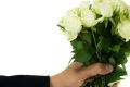 Какие цветы подарить блондинке?