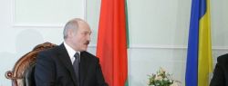 Лукашенко призвал решить проблему взаиморасчетов с Украиной
