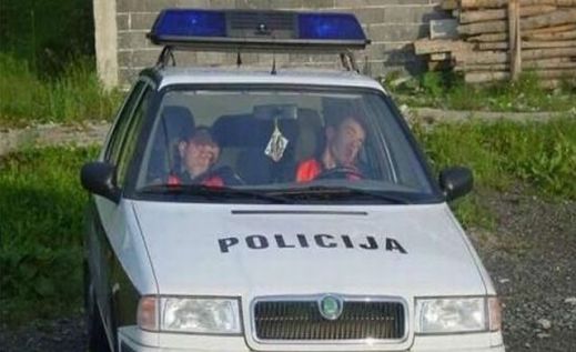Заснувшие в странных местах