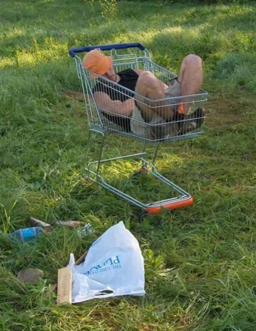Заснувшие в странных местах