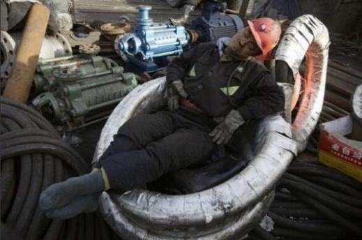 Заснувшие в странных местах