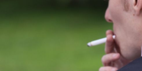 В Нью-Йорке запретили курить на пляжах и в парках
