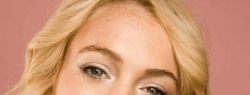 Линдси Лохан решила изменить свою жизнь, сменив фамилию