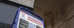 В Беларуси население и бизнес не видят валюты, а власти — валютного кризиса