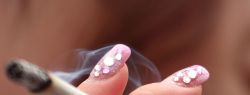 Курящие женщины рискуют получить инфаркт чаще, чем мужчины