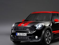 Mini показала «заряженный» кроссовер Countryman JCW