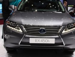 В Женеве показали обновленный Lexus RX