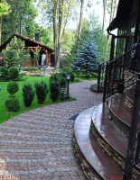 The whole world at your feet - paving in landscape design