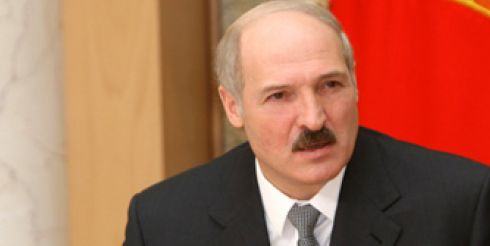 Александр Лукашенко считает недопустимо медленной разгрузку складов предприятий