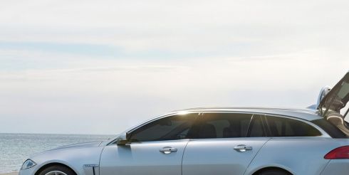 Station wagon Jaguar XF Sportbrake have presented has officially