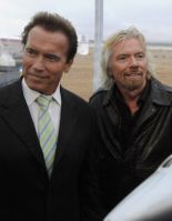 Virgin Galactic представила самолет космических туристов