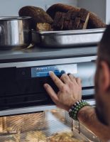 Компания Electroluх и Амбассадор бренда Владимир Мухин представили технику Electrolux Intuit