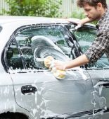 Как отмыть окна автомобиля и выбрать средство для стекол