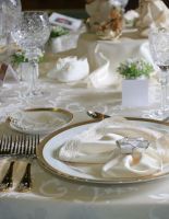 Сервировка как искусство: когда стол рассказывает о вкусе хозяйки