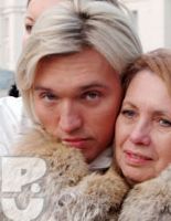 За месяц до конкурса у Елфимова нет ни клипа, ни шоу…