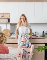 Стульчик Tripp Trapp® от STOKKE® растет с малышом на протяжении всей жизни