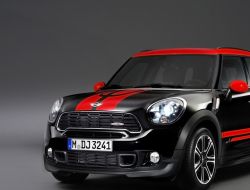 Mini показала «заряженный» кроссовер Countryman JCW