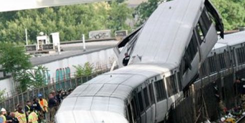 В Вашингтоне столкнулись два поезда метро: есть погибшие и раненые