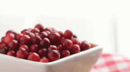 Клюква лечит кариес