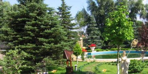 Беседка, водоем, щебечут птицы… Чем ваш участок хуже заграницы?.