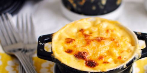 Макароны с сыром запеченные в горшочках