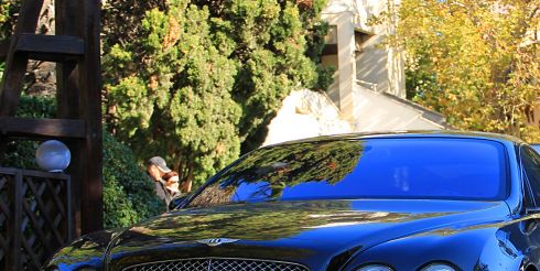 Luxury автомобили на улицах наших городов