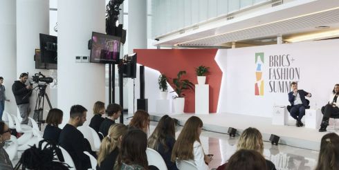 На форуме «BRICS+ Fashion Summit» озвучили 5 трендов моды будущего