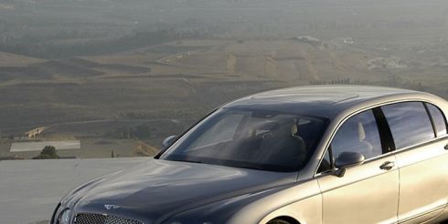 Кабриолет Bentley установил мировой рекорд скорости на льду