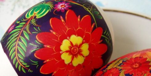 Яйца с наклейками — также писанки