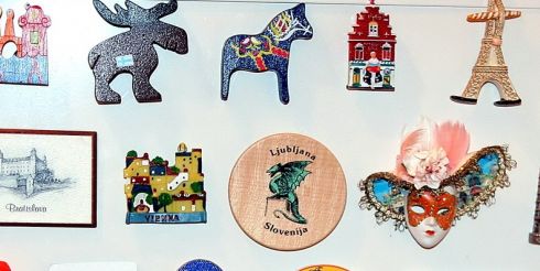 Виниловые магниты — отличное украшение холодильника