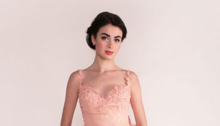 Шикарный ассортимент салона Dress Bar