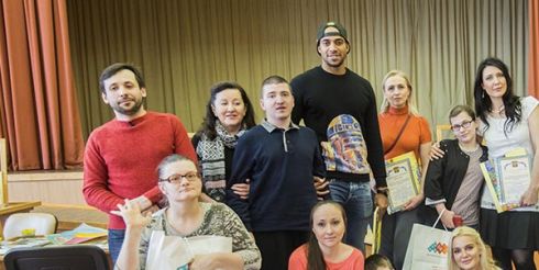 Детей с ДЦП навестили волонтеры фонда «Шаг вместе» и компании TOY.RU