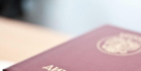 Купить диплом университета: позабудьте о проблемах с деньгами