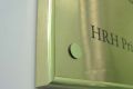 Имиджевая роль таблички с названием фирмы