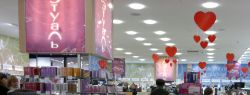 Преимущества покупки косметики в профессиональных магазинах.