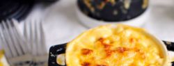 Макароны с сыром запеченные в горшочках