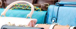 На что обращают внимание покупательницы, выбирая женскую сумку?