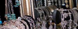Почему ювелирные украшения лучше покупать в интернет-магазинах?
