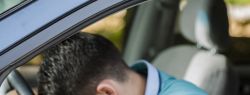 Проезд на красный свет светофора: какие штрафы действуют в разных странах