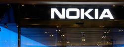 Чистая прибыль Nokia снизилась более чем в два раза