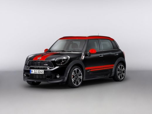Mini показала «заряженный» кроссовер Countryman JCW