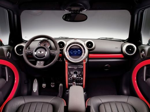 Mini показала «заряженный» кроссовер Countryman JCW