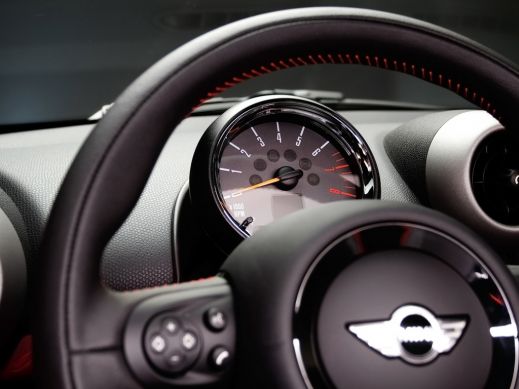 Mini показала «заряженный» кроссовер Countryman JCW