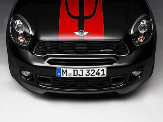 Mini показала «заряженный» кроссовер Countryman JCW